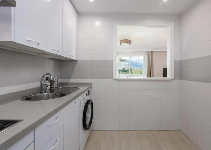 Apartament Stylish Apartment - Prime Location *