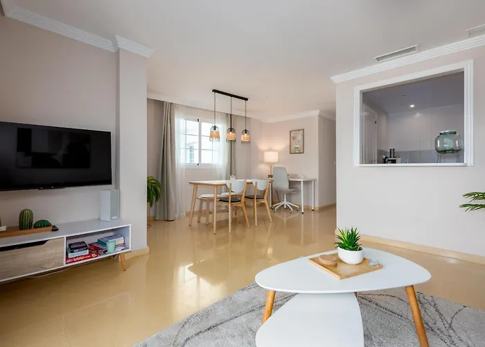 Stylish Apartment - Prime Location *