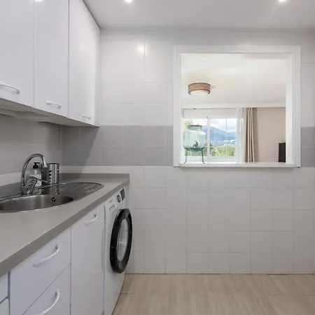Apartment Good Vibes, Roomy In Prime Location *