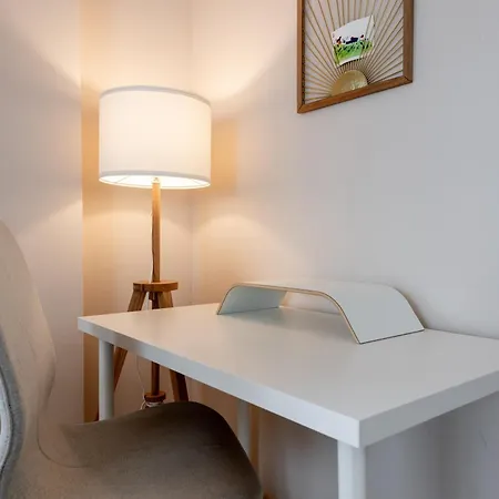 Stylish Apartment - Prime Location Μαρμπέλλα